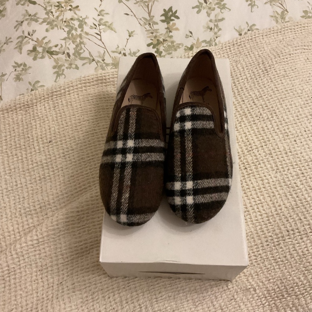 Zeebra kids shoes striped design